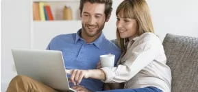 Programm mit Fernbeteiligung einer Leihmutter und einer Eizellspenderin Programm mit Fernbeteiligung einer Leihmutter und einer Eizellspenderin